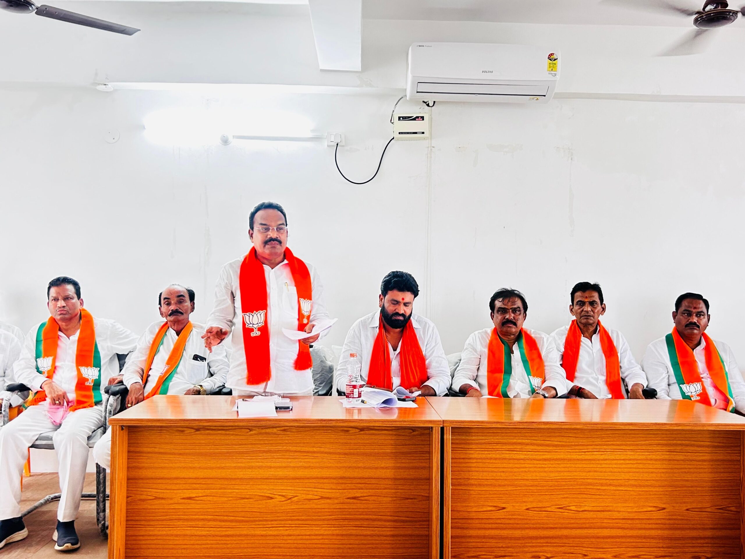 ‘మెజారిటీ స్థానాల గెలుపు కోసం పార్టీ శ్రేణులు కృషి చేయాలి’