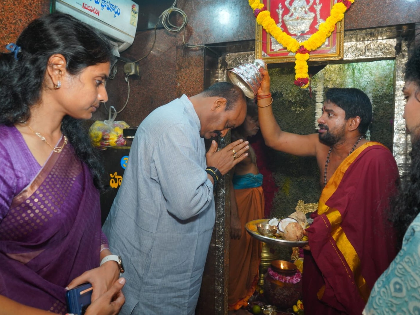 పైడిమాంబ సేవలో మంత్రి అచ్చెన్నాయుడు