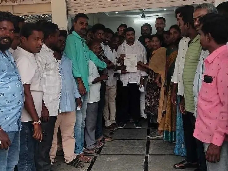 బీఏఎస్’ నిధులపై ఎమ్మెల్యేకు తల్లిదండ్రుల వినతి