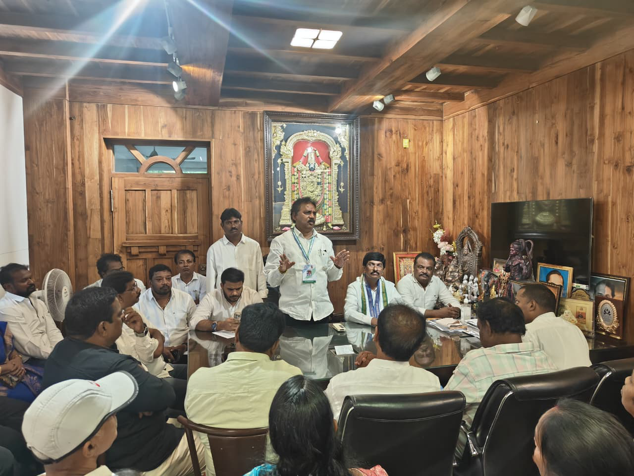 ‘మెడికల్‌ కాలేజీల ప్రైవేటీకరణ పెద్ద స్కామ్‌’