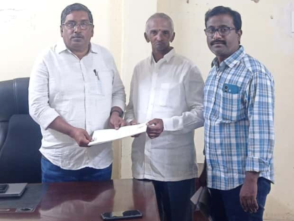 ‘మార్కెట్ కమిటీ కార్యాలయానికి స్థలం కేటాయించాలి’