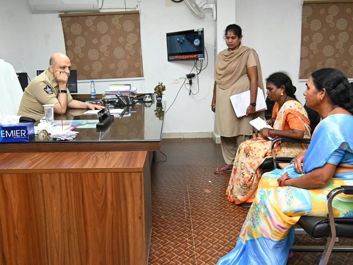 జిల్లా ఎస్పీ కార్యాలయంలో 16 అర్జీలు స్వీకరణ