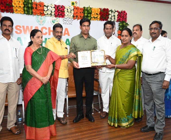 జిల్లాకు 51 అవార్డులు ప్రధానం