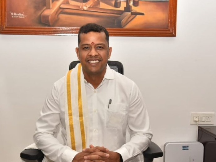 సమాచారం ఉంటే ఫిర్యాదు చేయండి: కలెక్టర్