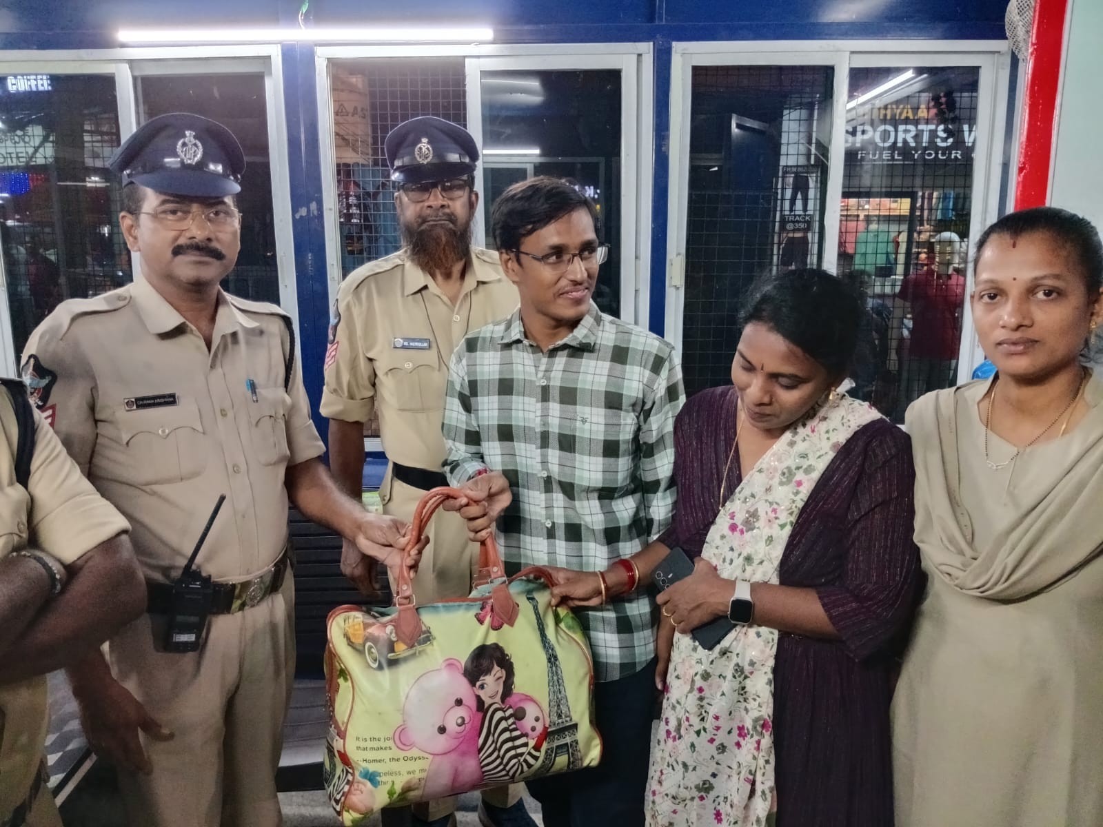 చోరీలు జరగకుండా ప్రత్యేక చర్యలు
