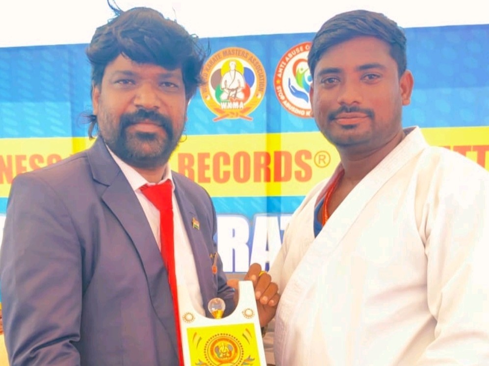 కరాటే పోటీల్లో గిన్నిస్ వరల్డ్ రికార్డ్ సాధించిన జిల్లా వాసీ