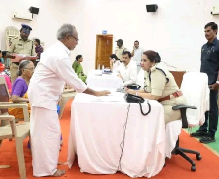 ఎస్పీ గ్రీవెన్స్‌కు 121 అర్జీలు