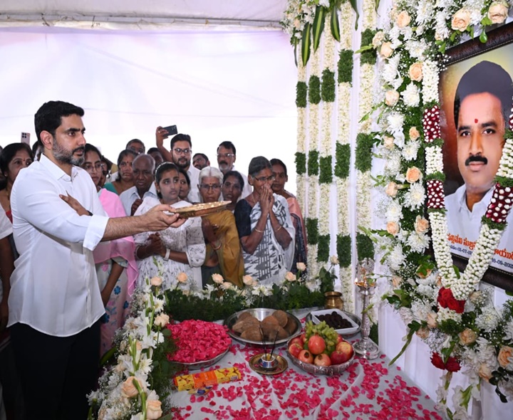 సుబ్రహ్మణ్యం చిత్రపటానికి లోకేష్ నివాళి