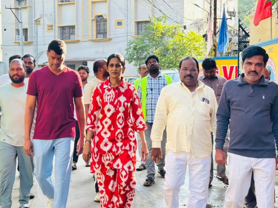 ‘రోడ్లు, ప్యాచ్ వర్క్ పనులను తక్షణమే పరిష్కరించాలి’