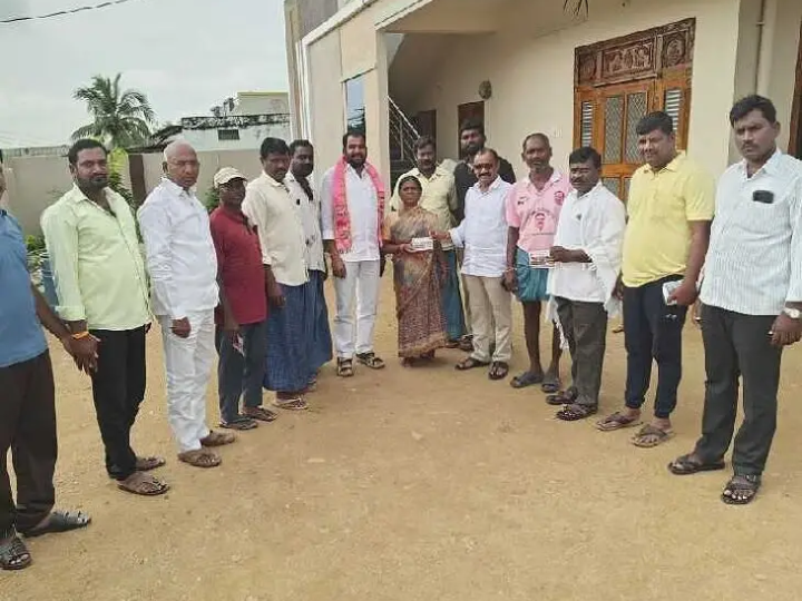 BRS ఆధ్వర్యంలో కాంగ్రెస్ బాకీ కార్డుల పంపిణీ