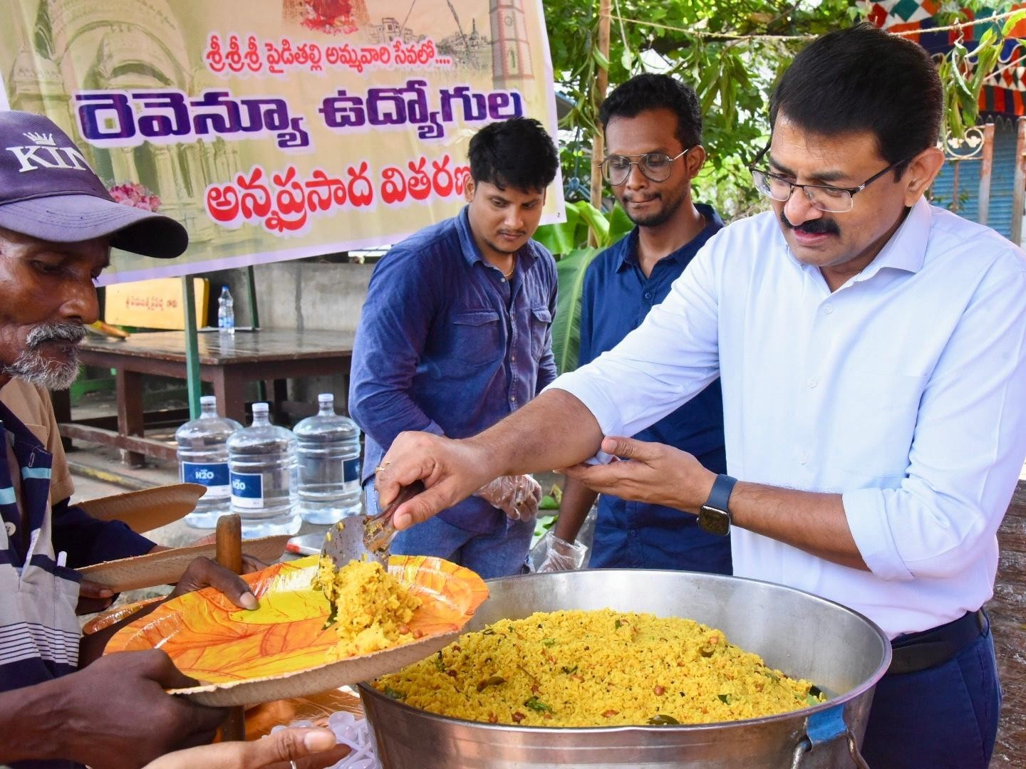 ‘రెవెన్యూ సంఘం సేవా స్పూర్తి అద్భుతం’