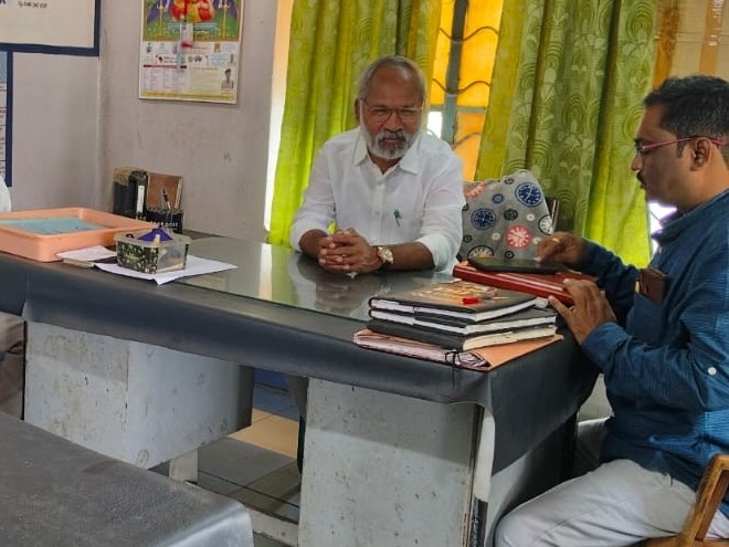 పాడేరు ఆర్టీసీ డిపోను సందర్శించిన దొన్నుదొర