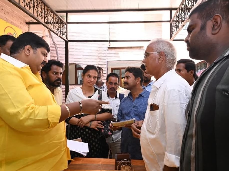 ప్రజా సమస్యల పరిష్కారానికి ఎల్లవేళలా కృషి: MLA