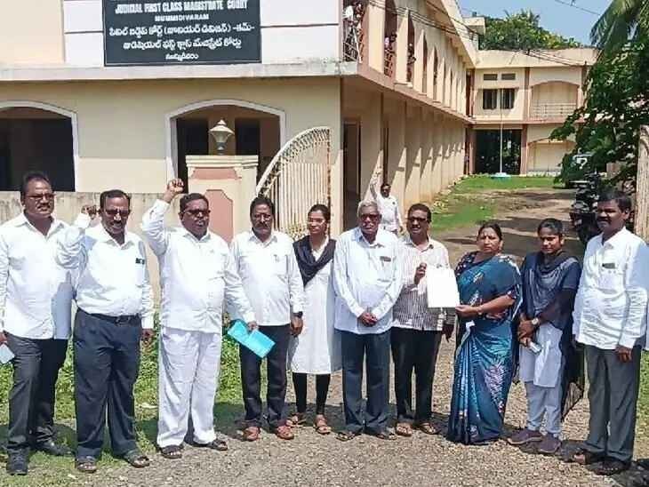 ముమ్మిడివరంలో న్యాయవాదుల నిరసన