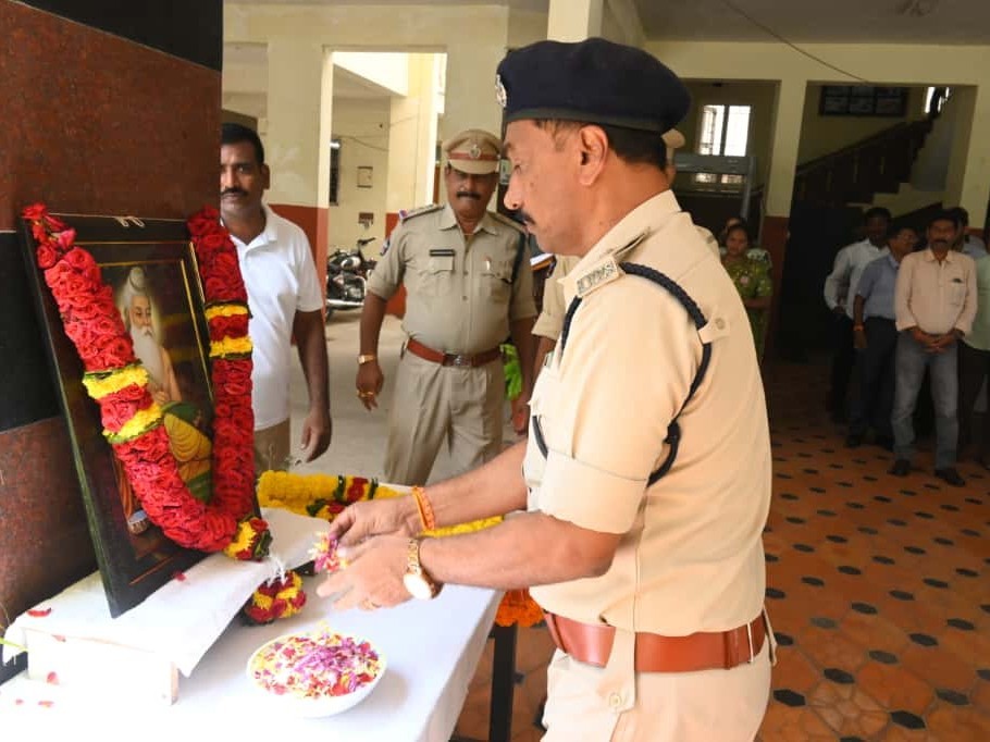 ఆద్యుడు మహర్షి వాల్మీకి