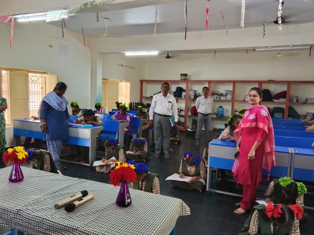 కంభంలో విద్యార్థులకు వ్యాసరచన పోటీలు