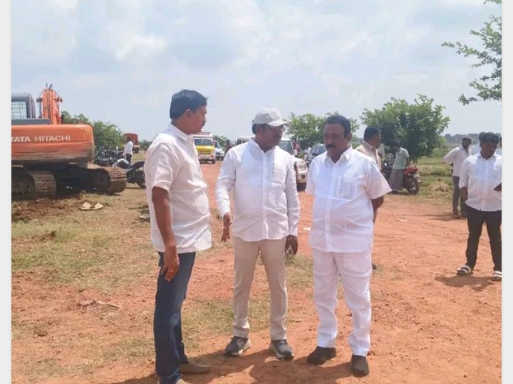 పీఎం సభ ఏర్పాట్లు పరిశీలించిన ఎమ్మెల్సీ, ఎమ్మెల్యే