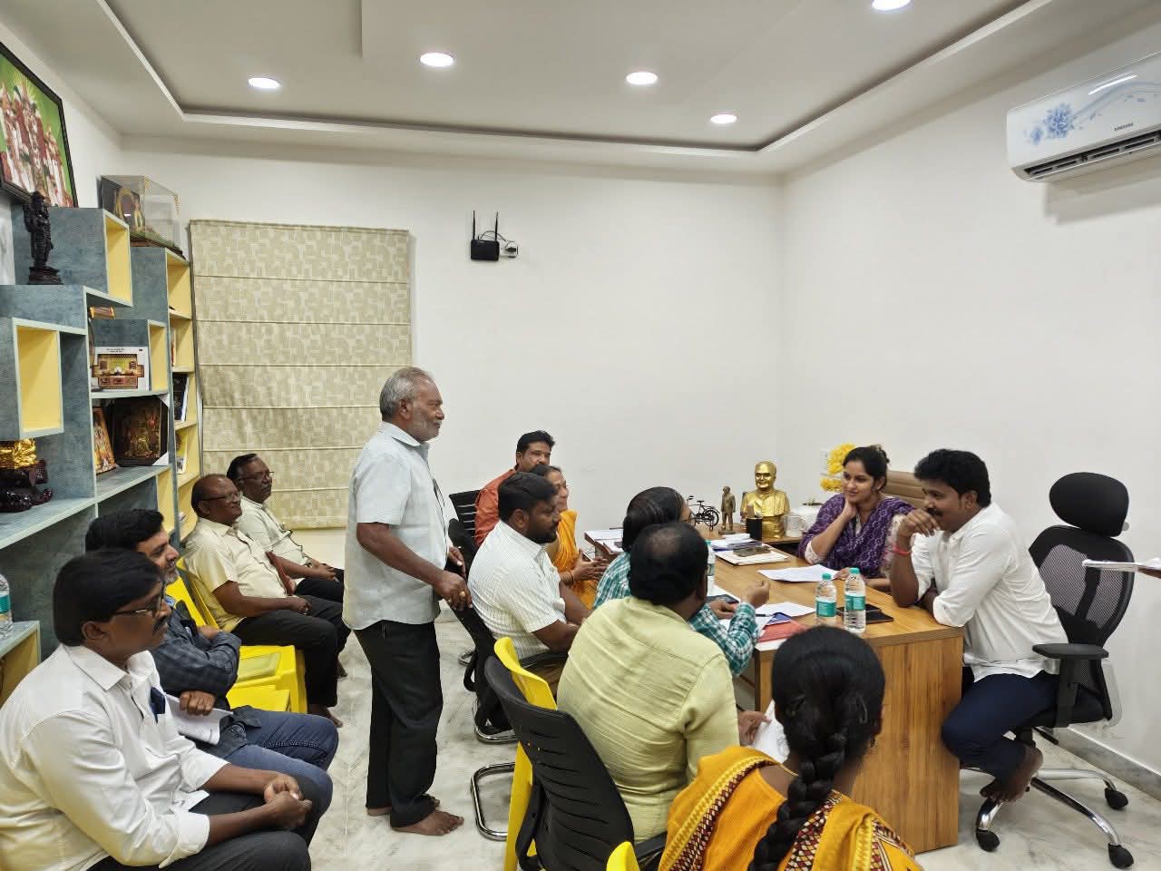 అలంకరాయునిపేట అభివృద్ధిపై సమీక్షా సమావేశం