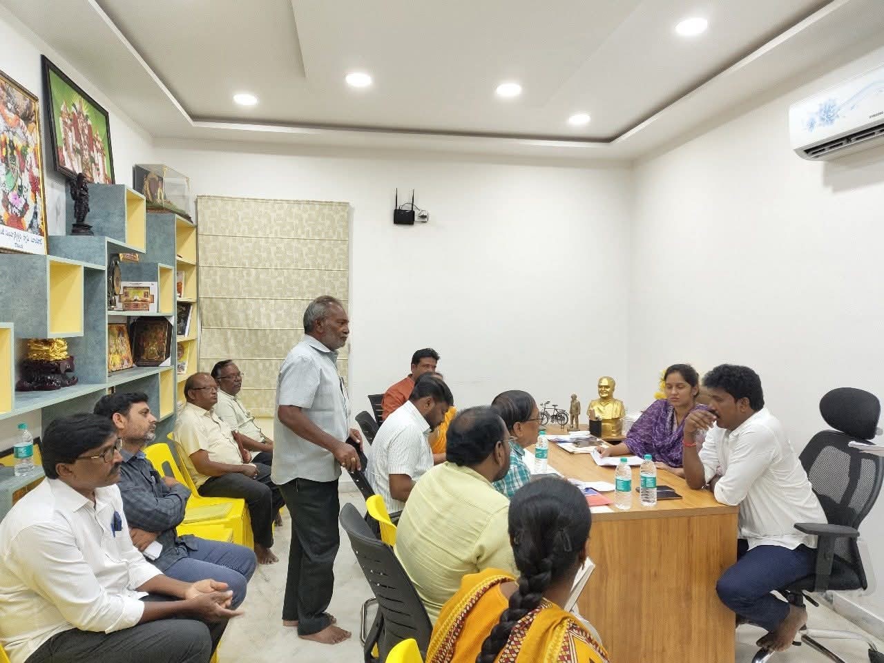 గ్రామాభివృద్ధి సమావేశంలో పాల్గొన్న ఎమ్మెల్యే