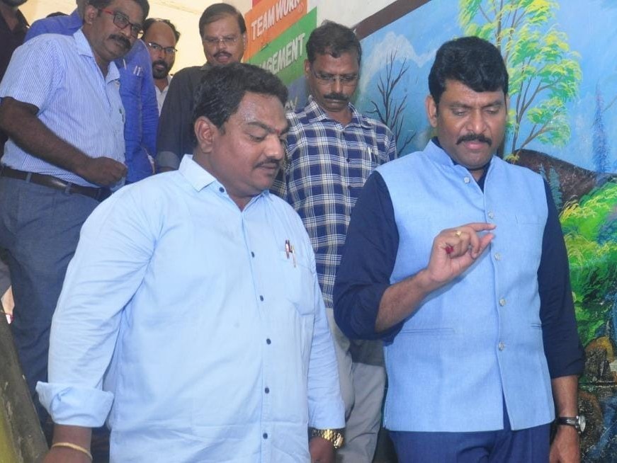 ‘ఎండీయూ ఆపరేటర్స్‌ను ఆదుకోవాలి’