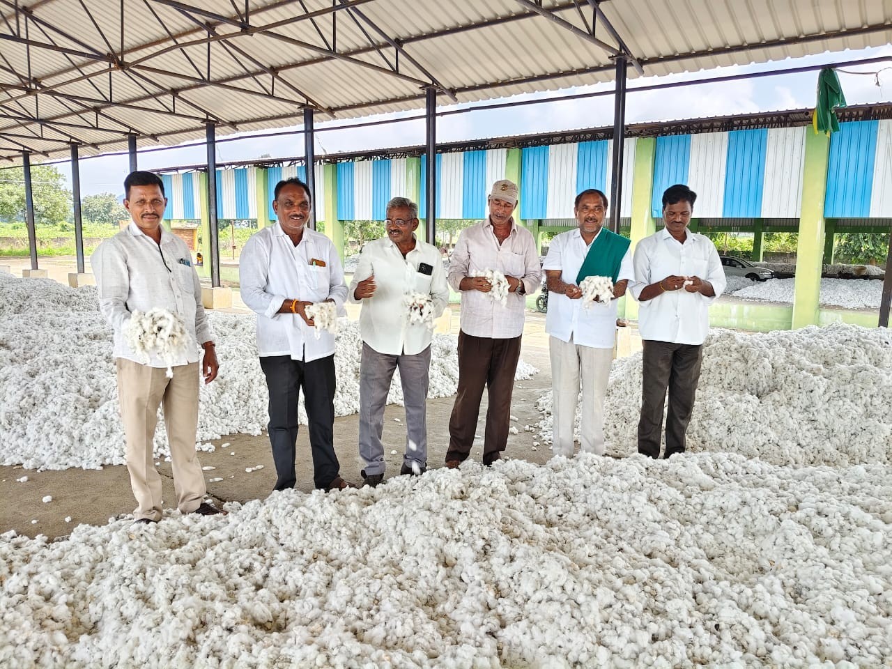 ‘సీసీఐ ద్వారా వెంటనే పత్తి కొనుగోలు ప్రారంభించాలి’