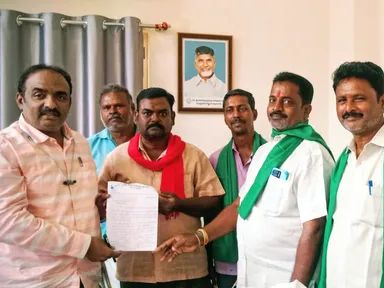‘మౌలిక వసతులు అందించడంలో అధికారులు విఫలం’