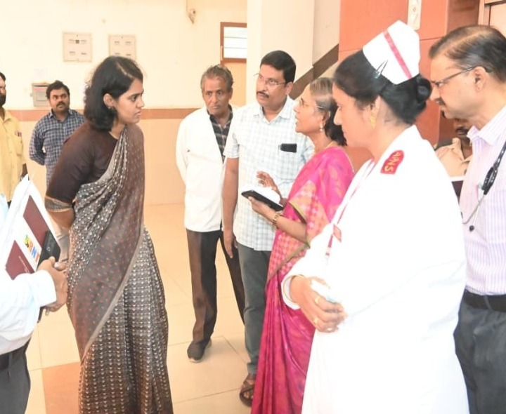 జిల్లా ప్రభుత్వ ఆసుపత్రిని సందర్శించిన కలెక్టర్