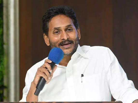 మాజీ ఎమ్మెల్యేపై డిజిటల్ బుక్‌లో ఫిర్యాదు