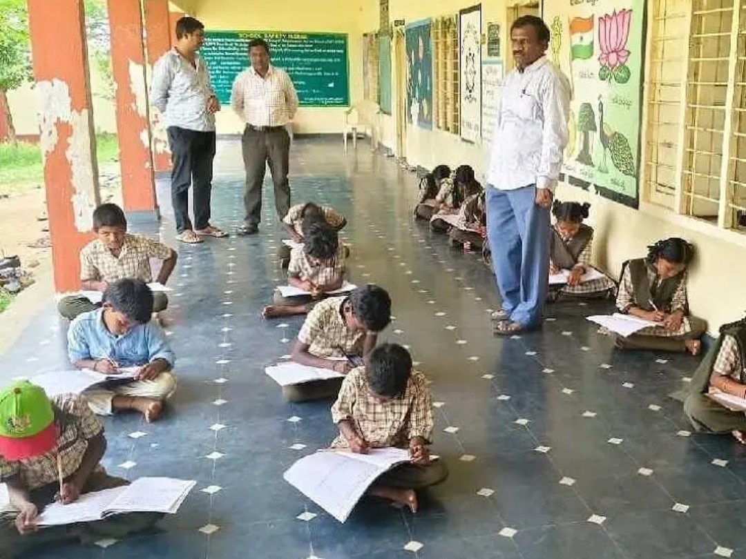 పున్నేపల్లి స్కూల్లో సూపర్ జీఎస్టీ సూపర్ సేవింగ్స్ కార్యక్రమం