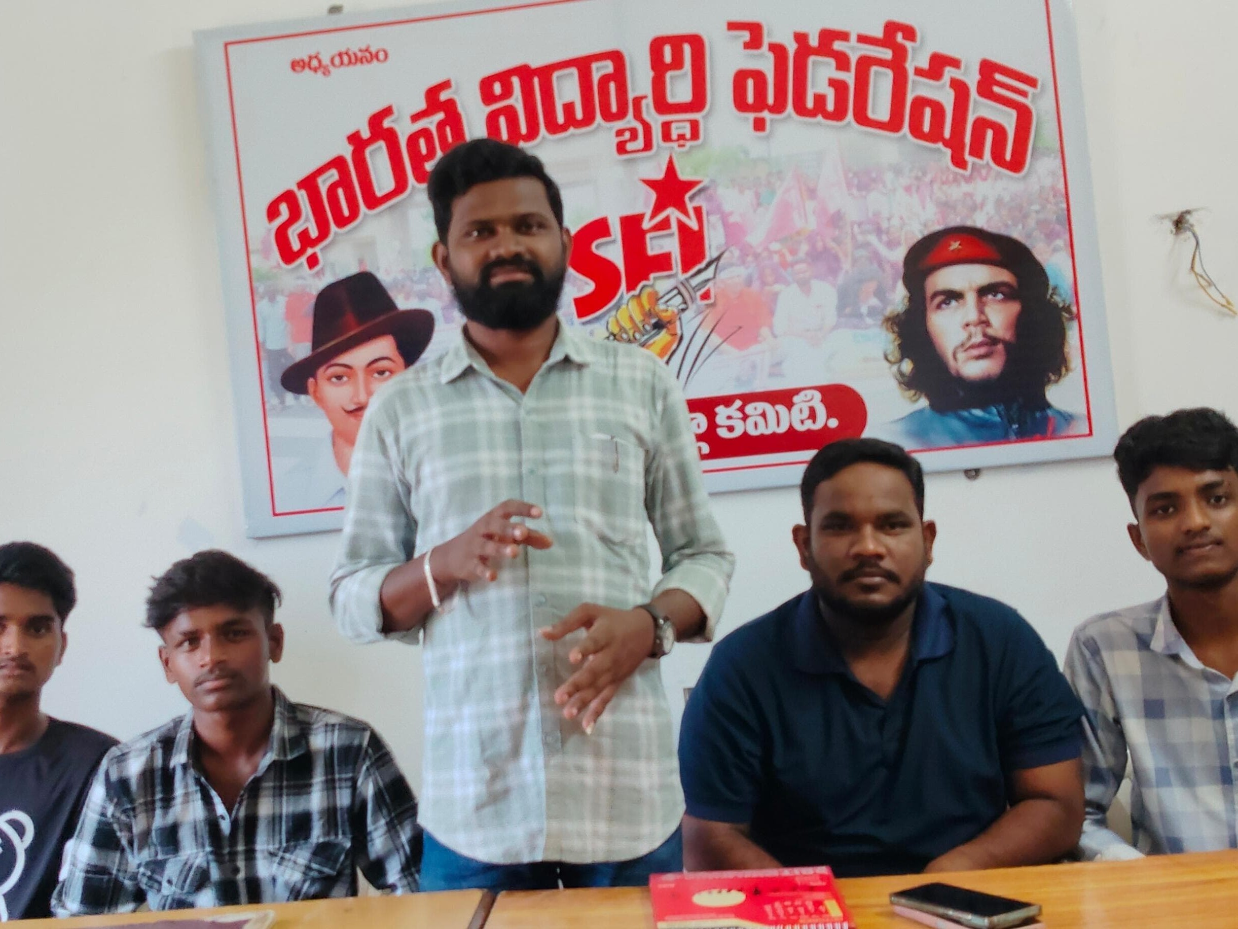 ‘4 నెలల పెండింగ్ వేతనాలు వెంటనే చెల్లించాలి’