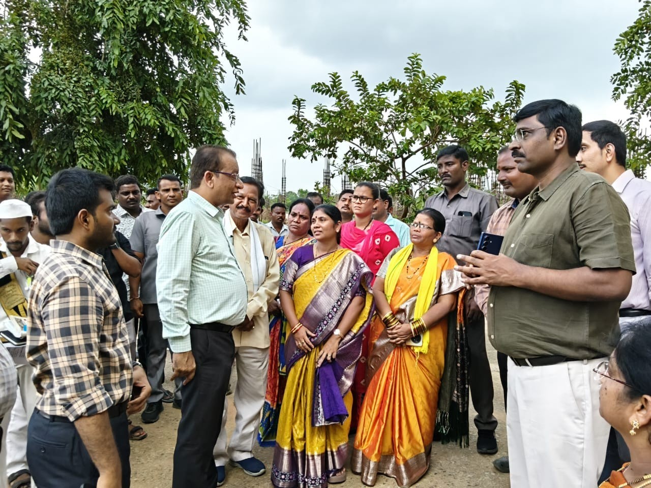 గురుకుల పాఠశాల సందర్శించిన గిరిజన సంక్షేమ కార్యదర్శి