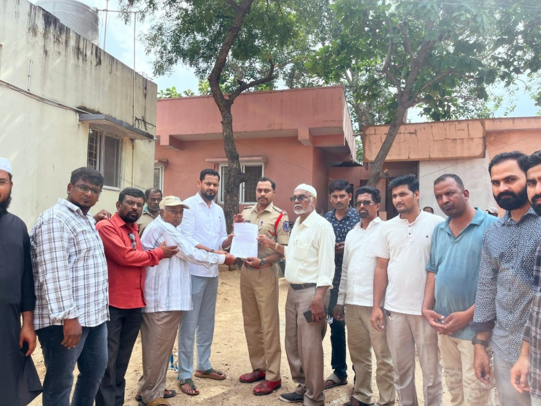ఎమ్మెల్యే రాజాసింగ్ పై కేసు నమోదు చేయాలని ఫిర్యాదు