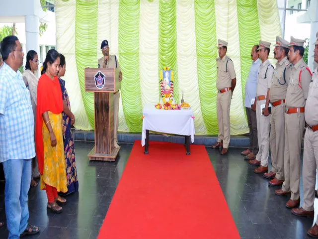 SP కార్యాలయంలో వాల్మీకి జయంతి వేడుకలు