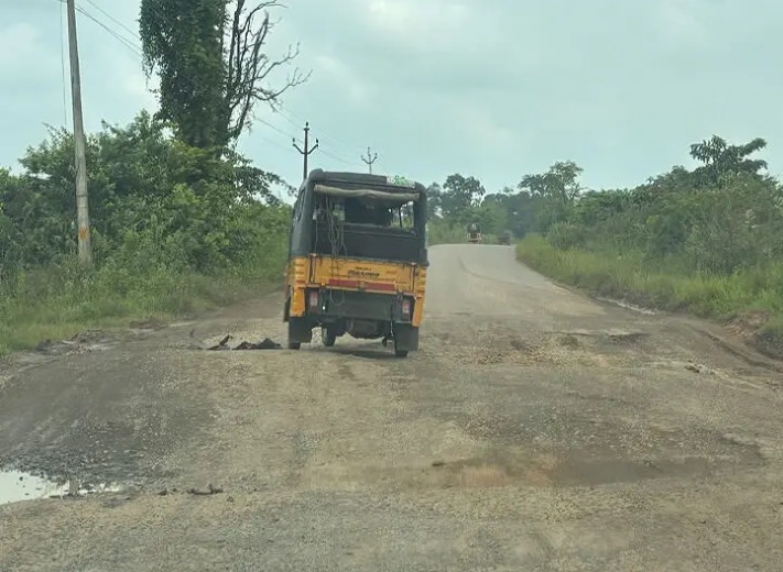 ‘రహదారి మరమత్తు పనులు వెంటనే చేపట్టాలి’