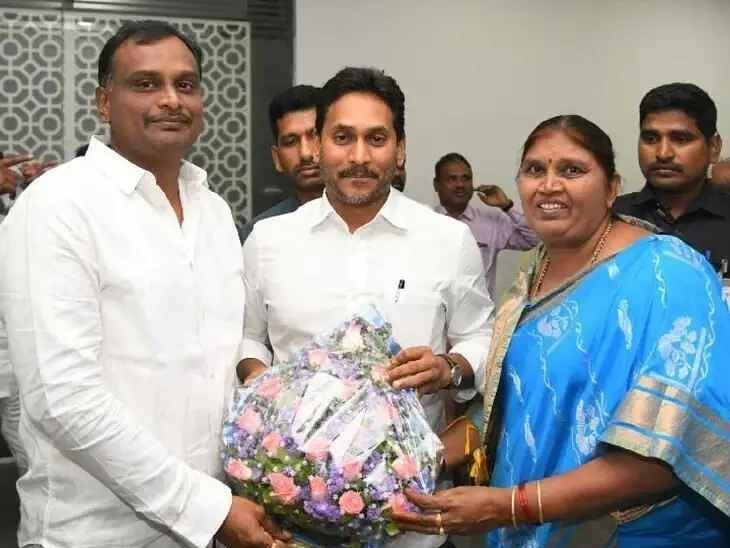 వైఎస్ జగన్‌ను కలిసిన మాజీ ఎమ్మెల్యే