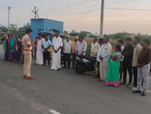 చిలమత్తూరులో విజిబుల్ పోలీసింగ్
