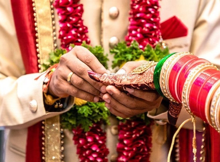 మంచిమాట: యవ్వనంలో వివాహం చేసుకోండి