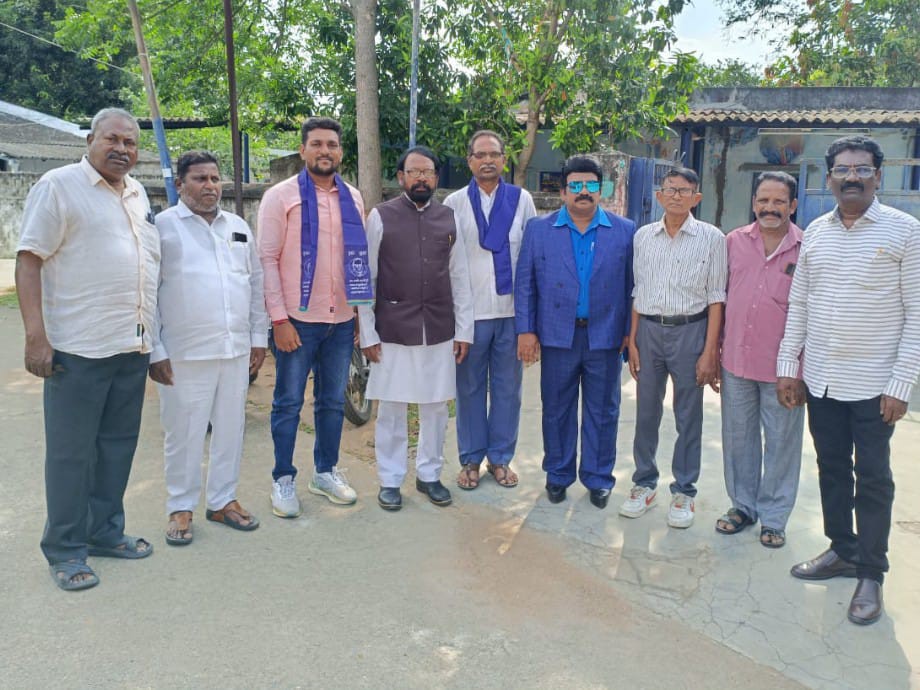‘రాకేష్ కిషోర్ పై దేశద్రోహి గా కేసు నమోదు చేయాలి’