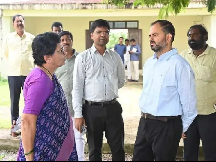 ATC కేంద్రాన్ని ఆకస్మికంగా తనిఖీ చేసిన.. కలెక్టర్