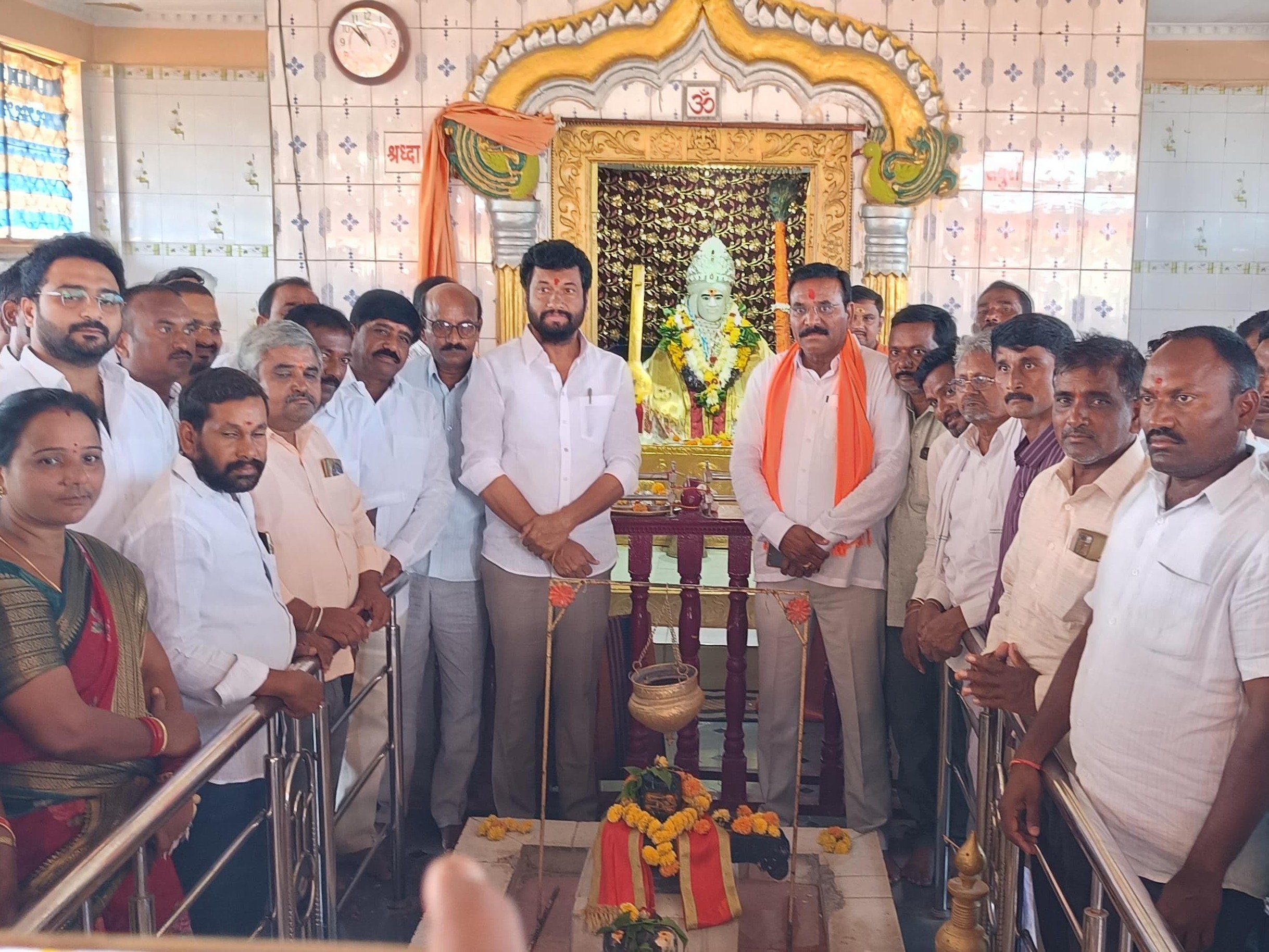 శ్రీ సద్గురు నారాయణ బాబా ఆశ్రమాన్ని దర్శించుకున్న MLA