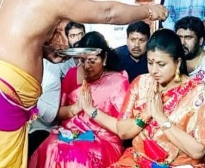 శ్రీ లక్ష్మీనరసింహస్వామిని దర్శించుకున్న మాజీ మంత్రి