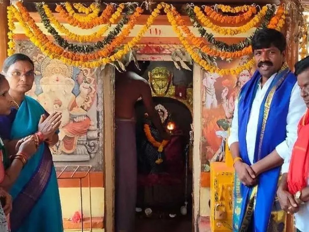 ఆలయంలో ప్రత్యేక పూజలు నిర్వహించిన MLA