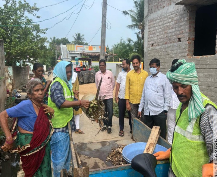 పారిశుద్ధ్య పనులను తనిఖీ చేసిన జడ్పీ సీఈవో