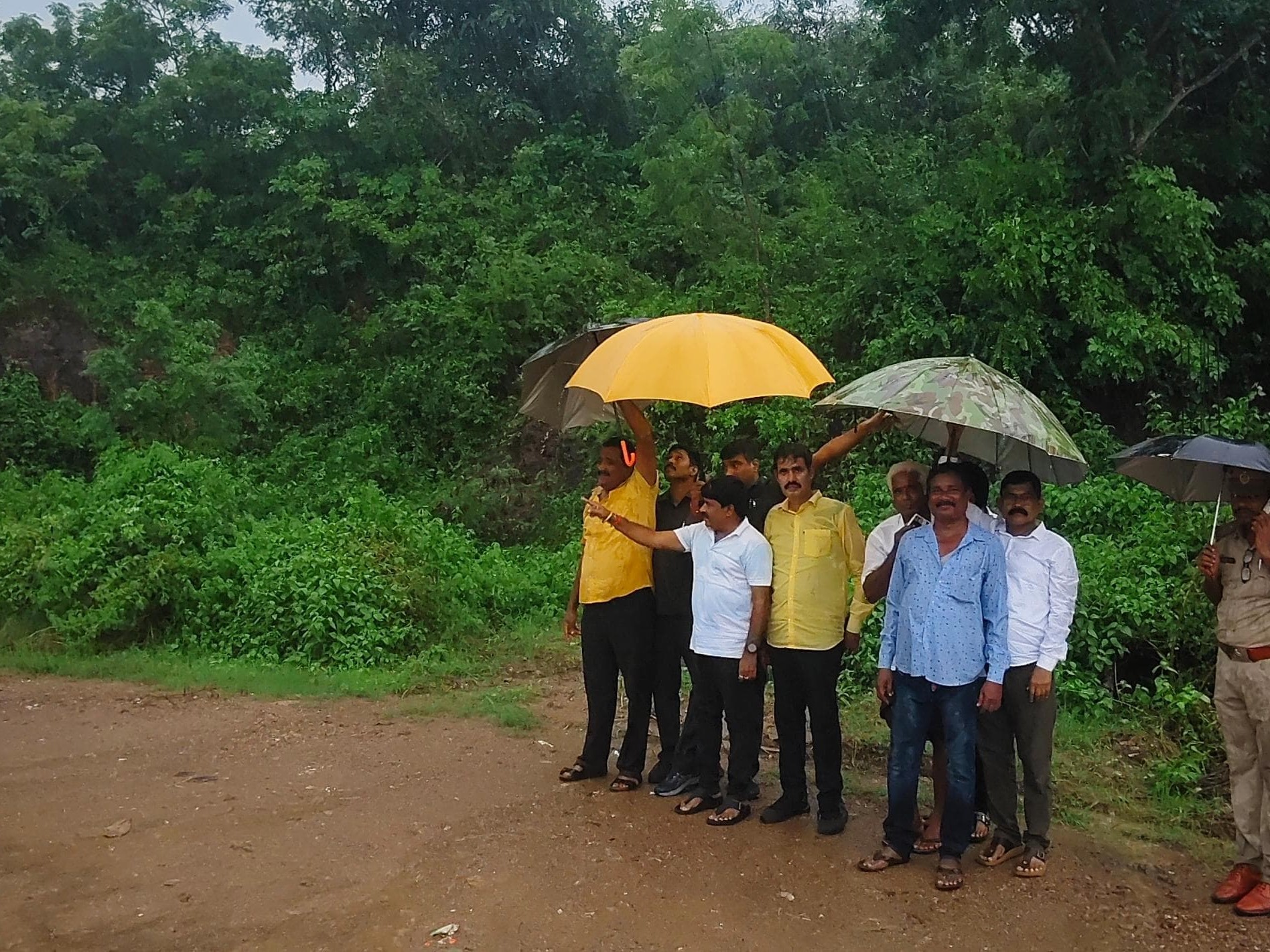 ‘కార్మికులకు భద్రత కల్పించాలి’