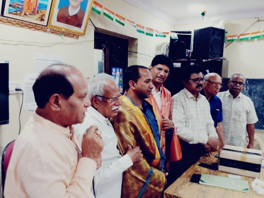 ‘ఆరోగ్య భీమా పథకాన్ని అన్ని ఆసుపత్రులలో అమలు చేయాలి’