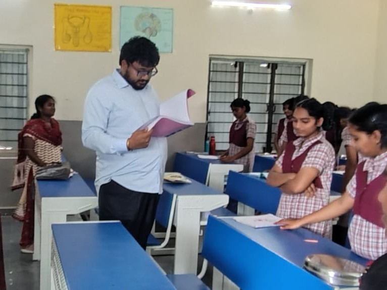 KGBVను ఆకస్మికంగా సందర్శించిన అడిషనల్ కలెక్టర్