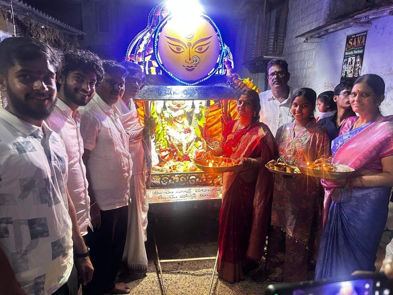 వైభవంగా భవాని మాత పల్లకి సేవ