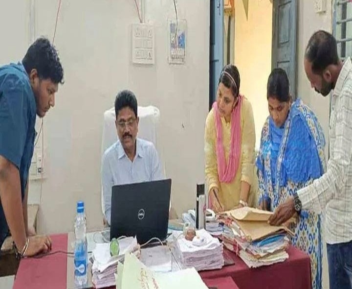 ‘అర్జీలను క్షుణ్ణంగా పరిశీలించాలి’