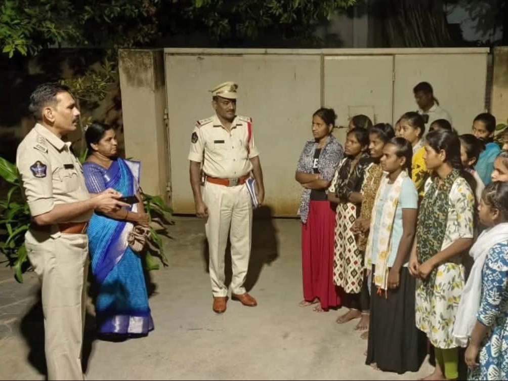 జిల్లా పోలీసుల గ్రామ సభలు