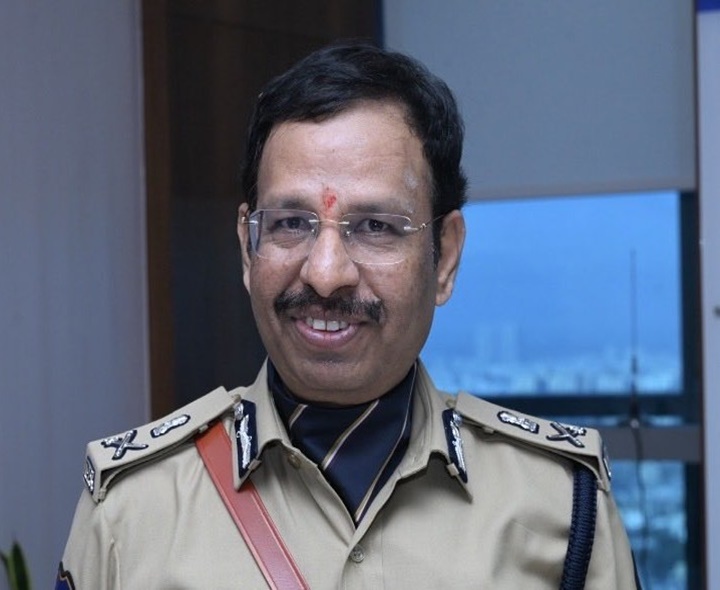 ఏదైనా షేర్ చేసే ముందు ఆలోచించాలి: సీపీ